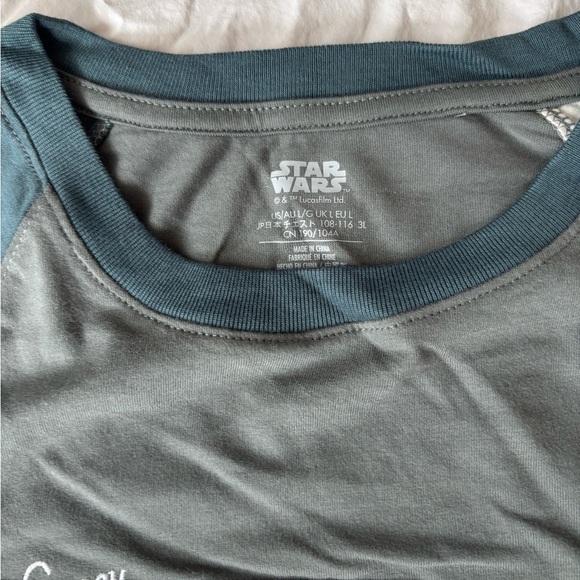 Disney parks Star Wars Mandalorian brand new nwt men’s adult large t shirt - Picture 5 of 6